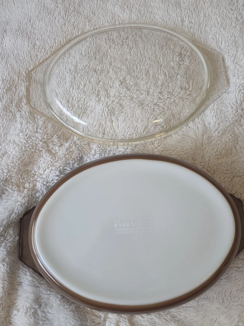 Pyrex Brown Casserole Dish with Gold Wheat Motif and Clear Lid